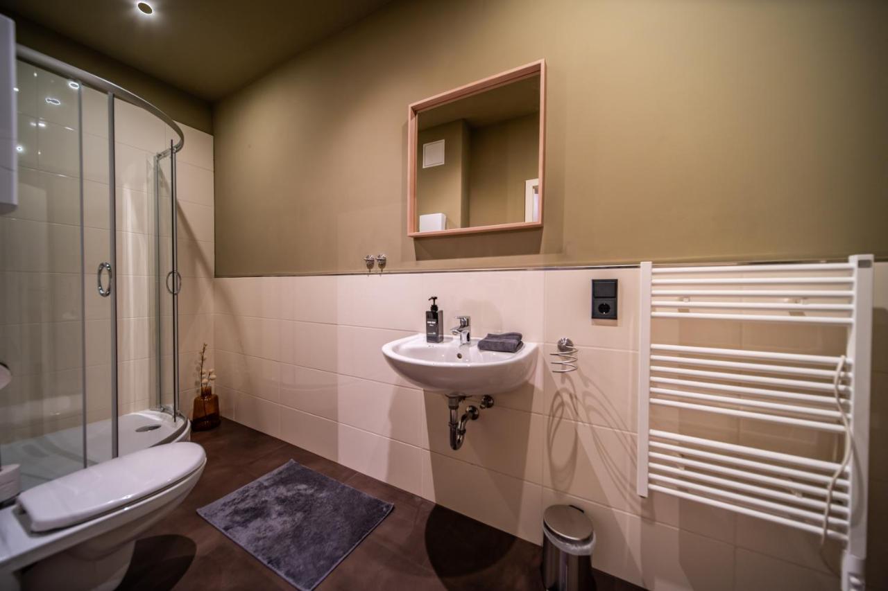 Llr Design Apartment - Emerald Green Im Zentrum Von Koblenz كوبلنس المظهر الخارجي الصورة